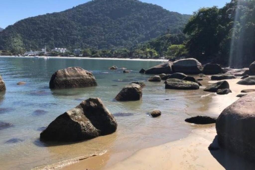 Apartamento Lindo Na Praia Da Enseada - Убатуба Екстериор снимка